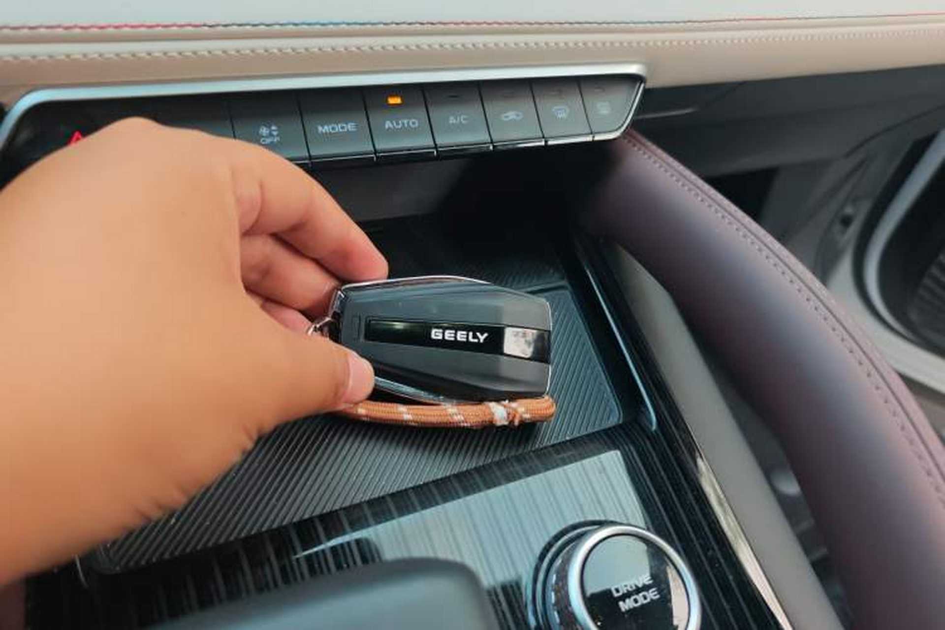 Used Geely Auto Monjaro L 2024 2.0TD High-Power Automatic Two-Wheel Drive Yunqi Version Vehicle Key