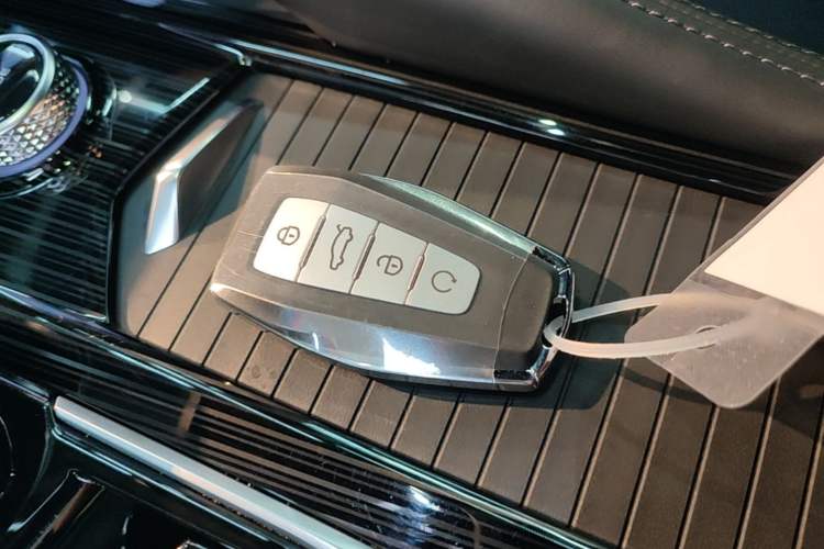 Used Geely Auto Monjaro L 2024 2.0TD DCT EVO Two-Wheel Drive Long-Range Version Vehicle Key