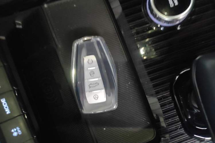 Used Geely Auto Monjaro L 2024 2.0TD High-Power Automatic Two-Wheel Drive Skyline Edition Vehicle Key