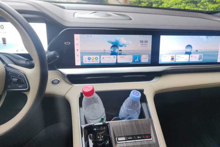 Used Geely Auto Monjaro L 2025 Dongfang Yao 2.0TD Automatic Lanxing Edition Audio And AC Panel