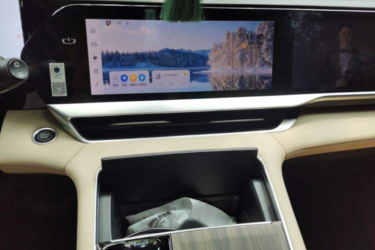 Used Geely Auto Monjaro L 2025 Dongfang Yao 2.0TD Automatic Jinzhao Edition Audio And AC Panel