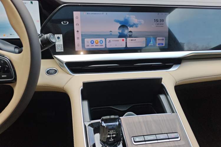 Used Geely Auto Monjaro L 2025 Dongfang Yao 2.0TD Automatic All-Wheel-Drive Wangyue Edition Audio And AC Panel