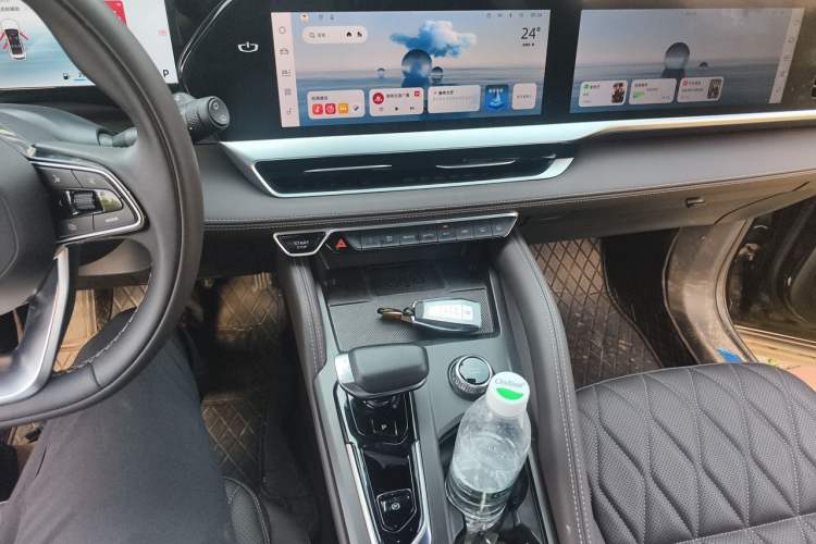 Used Geely Auto Monjaro L 2025 2.0TD Automatic Xingyun Version Audio And AC Panel