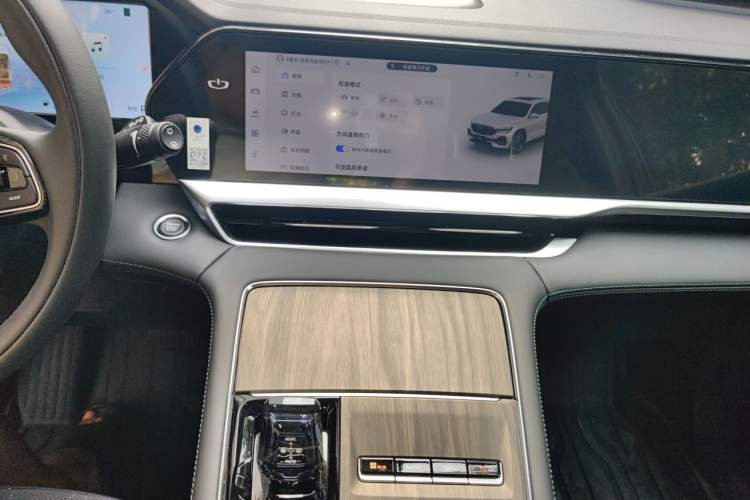 Used Geely Auto Monjaro L 2025 Dongfang Yao 2.0TD Automatic Lanxing Edition Audio And AC Panel