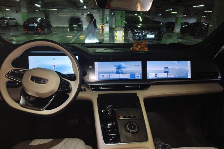 Used Geely Auto Monjaro L 2025 Dongfang Yao 2.0TD Automatic Jinzhao Edition Center Console