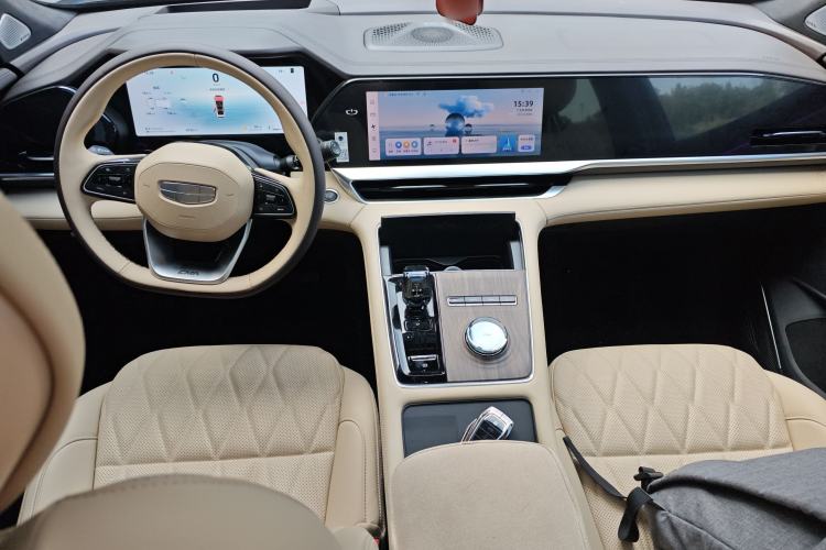 Used Geely Auto Monjaro L 2025 Dongfang Yao 2.0TD Automatic All-Wheel-Drive Wangyue Edition Center Console