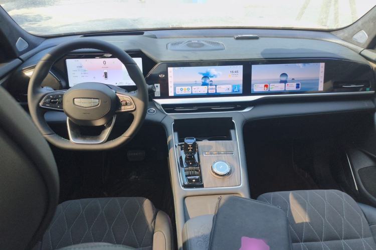 Used Geely Auto Monjaro L 2025 Dongfang Yao 2.0TD Automatic All-Wheel-Drive Wangyue Edition Center Console