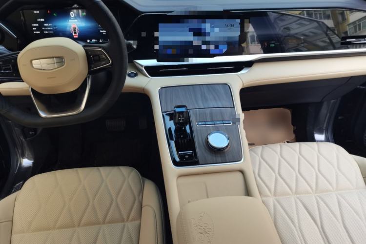 Used Geely Auto Monjaro L 2025 Dongfang Yao 2.0TD Automatic All-Wheel-Drive Wangyue Edition Center Console