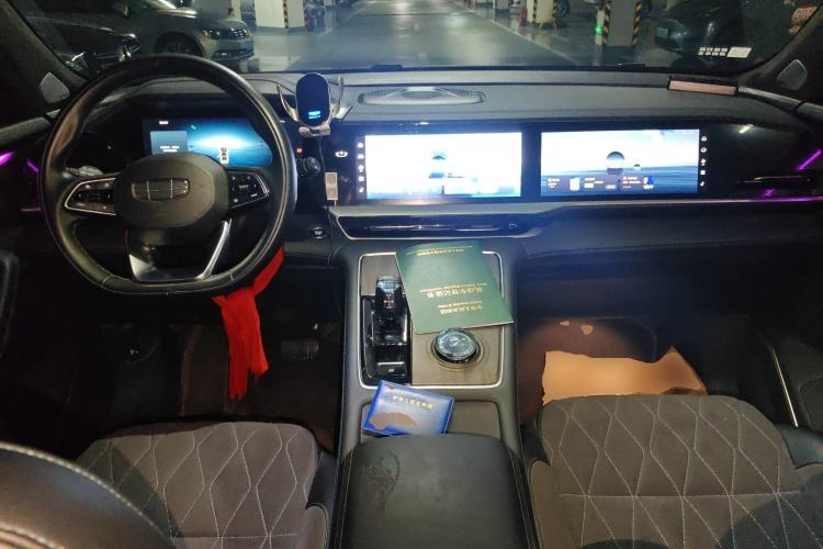 Used Geely Auto Monjaro L 2025 Dongfang Yao 2.0TD Automatic All-Wheel-Drive Wangyue Edition Center Console