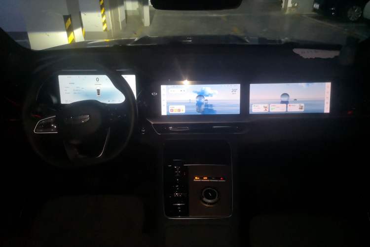 Used Geely Auto Monjaro L 2025 Dongfang Yao 2.0TD Automatic Lanxing Edition Center Console