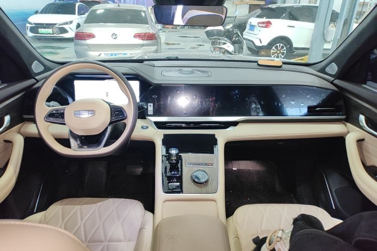 Used Geely Auto Monjaro L 2025 Dongfang Yao 2.0TD Automatic Jinzhao Edition Center Console