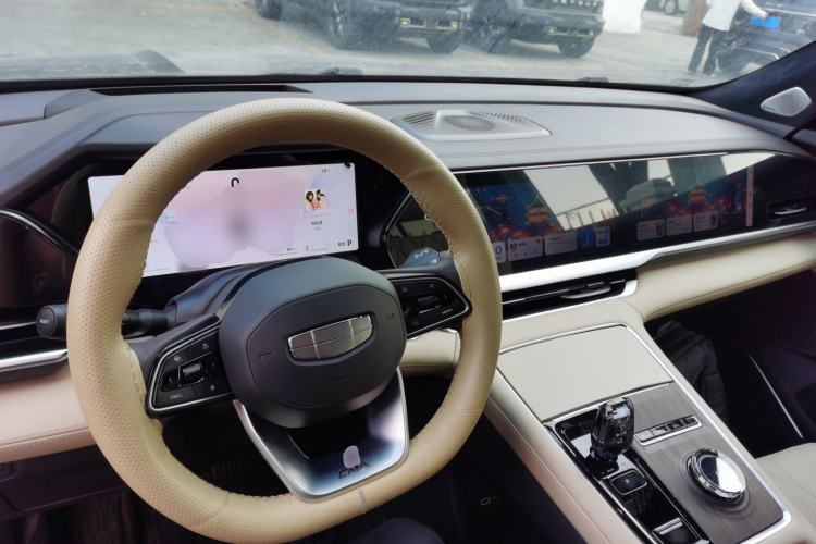 Used Geely Auto Monjaro L 2025 Dongfang Yao 2.0TD Automatic All-Wheel-Drive Wangyue Edition Center Console
