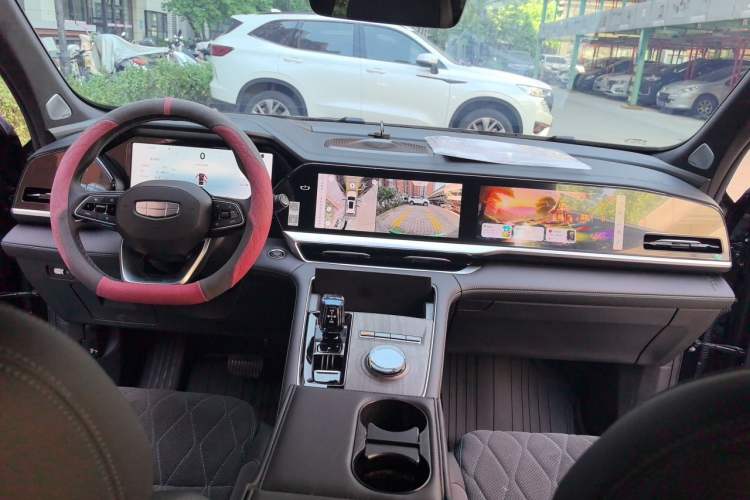 Used Geely Auto Monjaro L 2025 Dongfang Yao 2.0TD Automatic Lanxing Edition Center Console