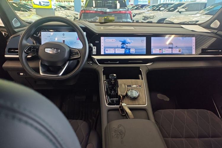 Used Geely Auto Monjaro L 2025 Dongfang Yao 2.0TD Automatic All-Wheel-Drive Wangyue Edition Center Console