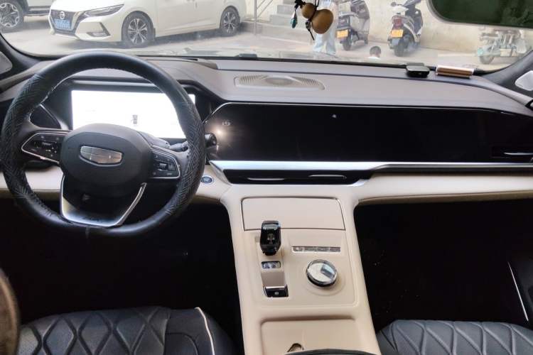 Used Geely Auto Monjaro L 2025 Dongfang Yao 2.0TD Automatic Lanxing Edition Center Console