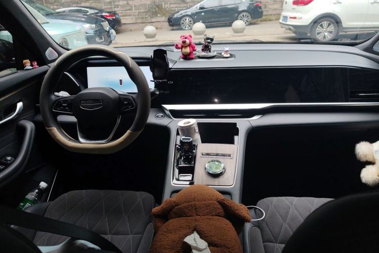 Used Geely Auto Monjaro L 2025 Dongfang Yao 2.0TD Automatic Lanxing Edition Center Console