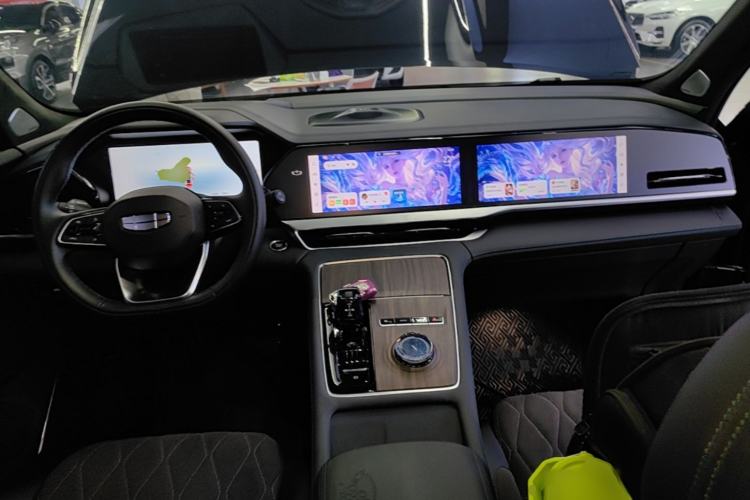 Used Geely Auto Monjaro L 2025 Dongfang Yao 2.0TD Automatic Lanxing Edition Center Console