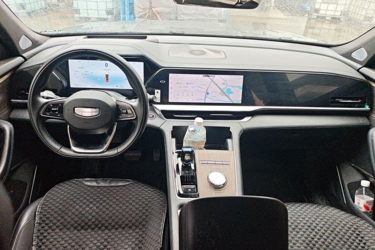 Used Geely Auto Monjaro L 2025 Dongfang Yao 2.0TD Automatic Lanxing Edition Center Console