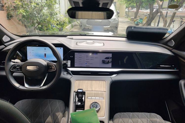 Used Geely Auto Monjaro L 2025 Dongfang Yao 2.0TD Automatic Lanxing Edition Center Console