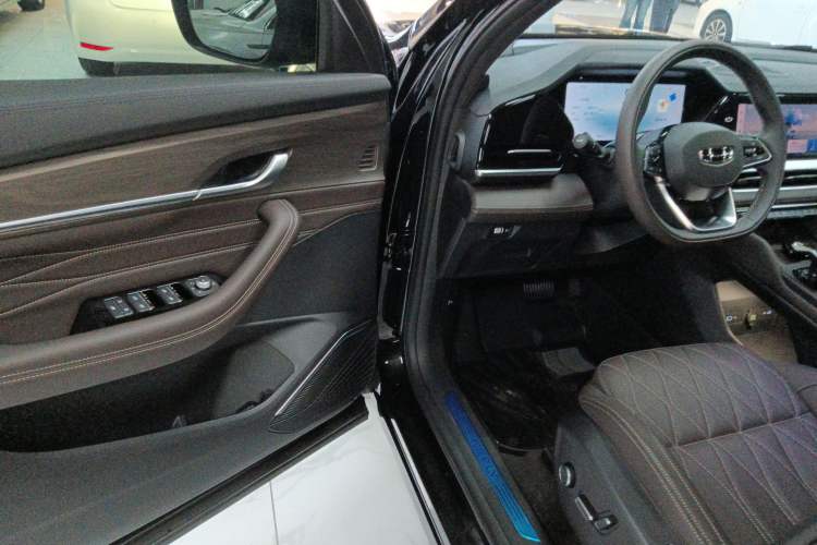 Used Geely Auto Monjaro L 2025 2.0TD Automatic Xingyun Version Driver Seat