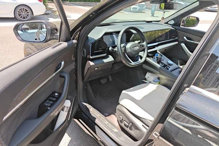 Used Geely Auto Monjaro L 2025 Dongfang Yao 2.0TD Automatic Jinzhao Edition Driver Seat