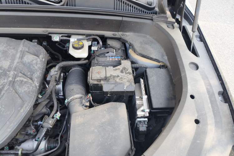 Used Geely Auto Monjaro L 2025 Dongfang Yao 2.0TD Automatic All-Wheel-Drive Wangyue Edition Engine Bay Left