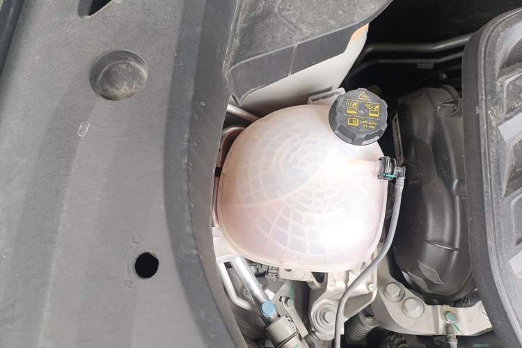 Used Geely Auto Monjaro L 2025 Dongfang Yao 2.0TD Automatic Lanxing Edition Engine Bay Right