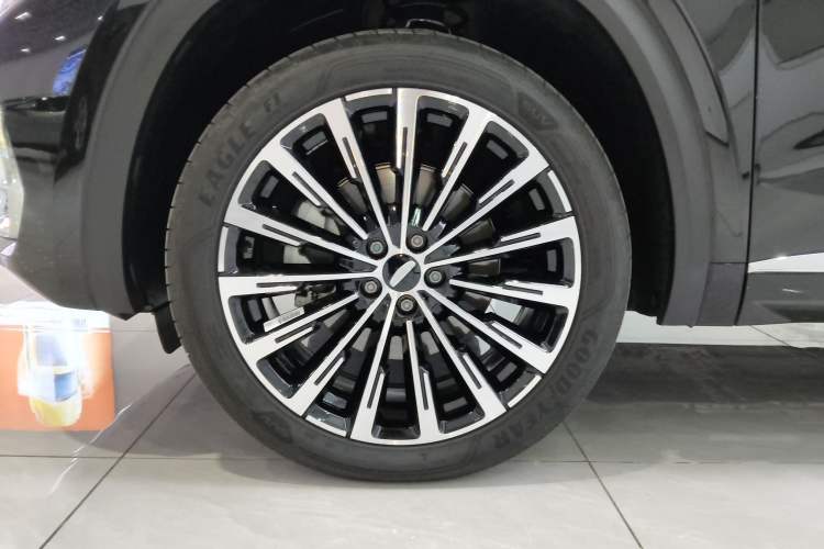 Used Geely Auto Monjaro L 2025 Dongfang Yao 2.0TD Automatic Lanxing Edition Exterior 4