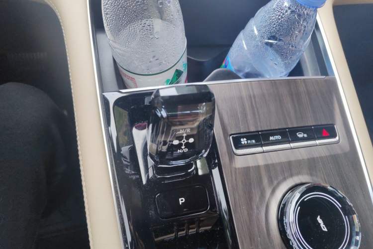 Used Geely Auto Monjaro L 2025 Dongfang Yao 2.0TD Automatic Lanxing Edition Gear Lever