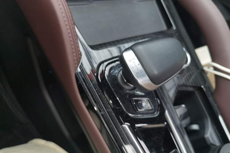 Used Geely Auto Monjaro L 2025 2.0TD Automatic Xingyun Version Gear Lever
