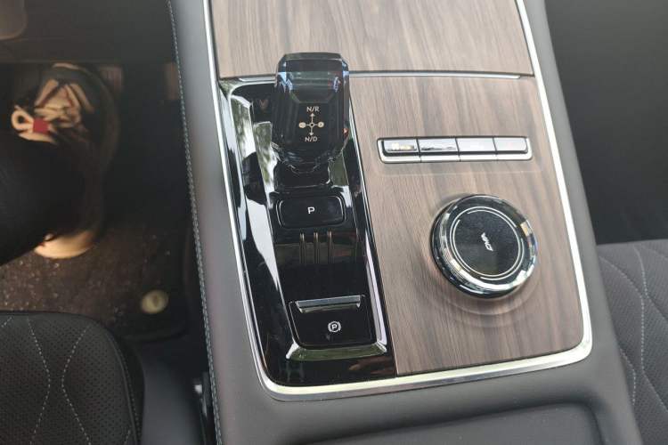 Used Geely Auto Monjaro L 2025 Dongfang Yao 2.0TD Automatic Lanxing Edition Gear Lever