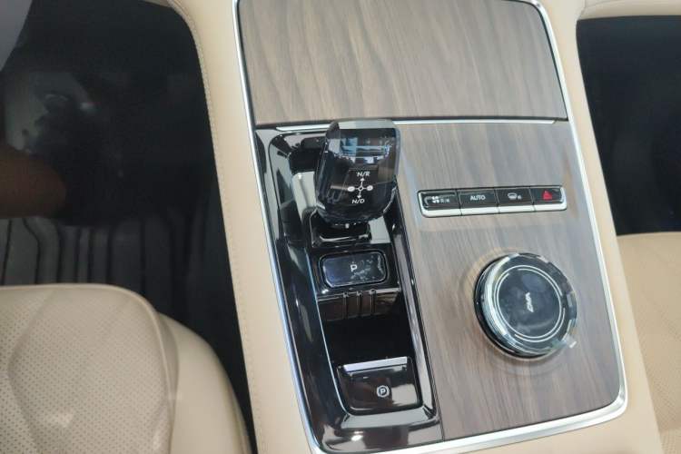 Used Geely Auto Monjaro L 2025 Dongfang Yao 2.0TD Automatic Lanxing Edition Gear Lever