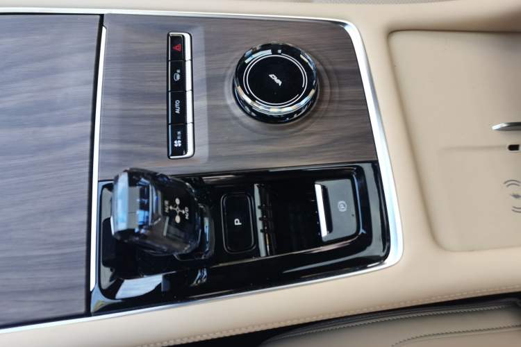 Used Geely Auto Monjaro L 2025 Dongfang Yao 2.0TD Automatic All-Wheel-Drive Wangyue Edition Gear Lever