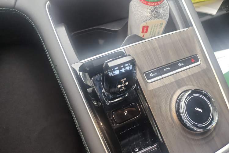 Used Geely Auto Monjaro L 2025 Dongfang Yao 2.0TD Automatic Lanxing Edition Gear Lever
