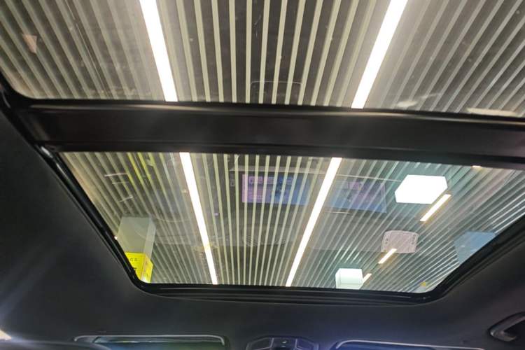 Used Geely Auto Monjaro L 2025 Dongfang Yao 2.0TD Automatic All-Wheel-Drive Wangyue Edition Headliner