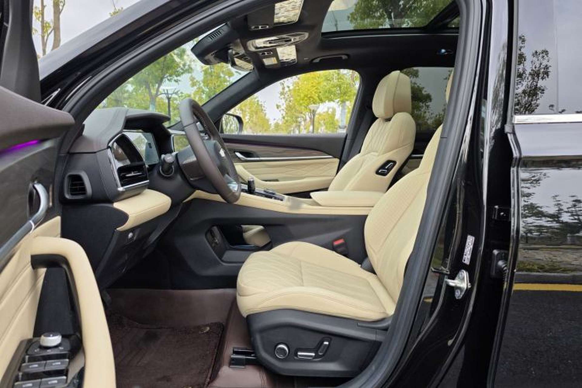 Used Geely Auto Monjaro L 2025 Dongfang Yao 2.0TD Automatic Lanxing Edition Interior 1