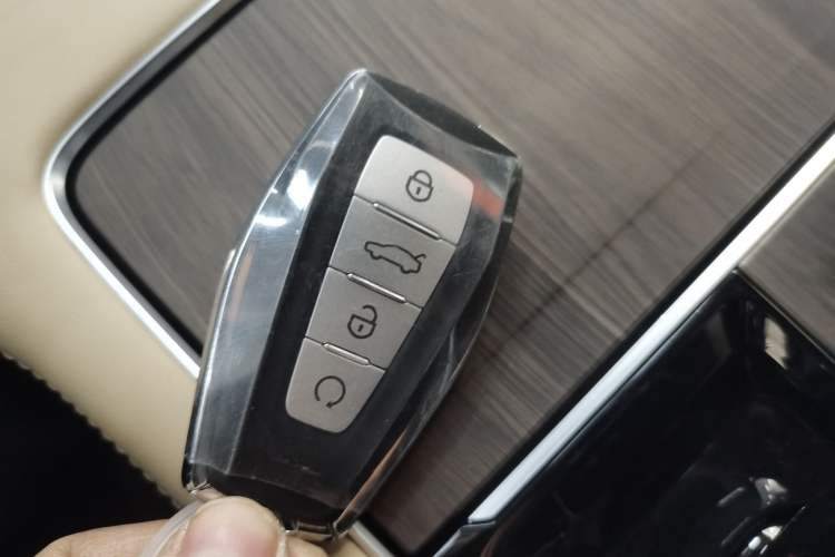 Used Geely Auto Monjaro L 2025 Dongfang Yao 2.0TD Automatic All-Wheel-Drive Wangyue Edition Interior 1
