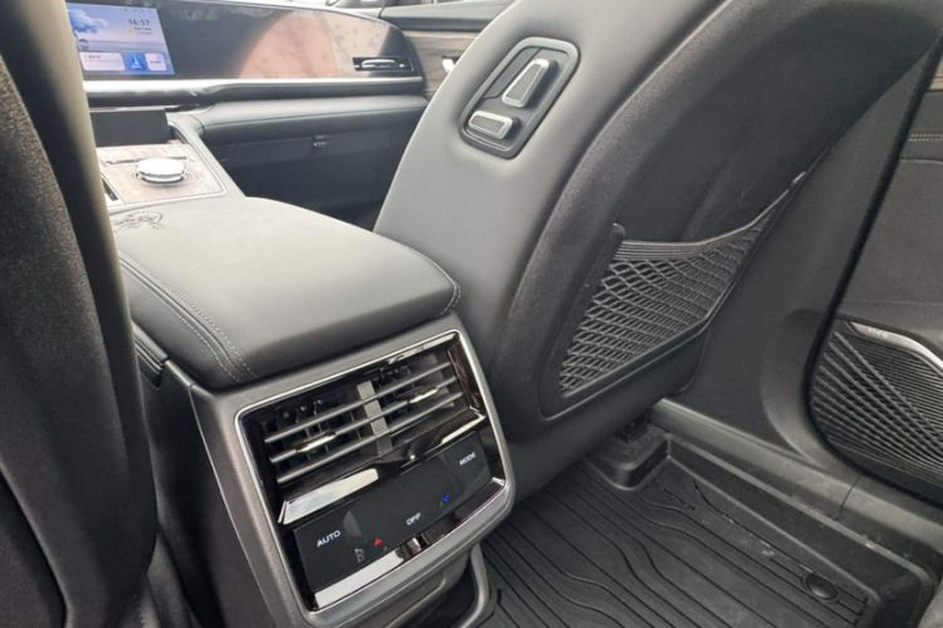 Used Geely Auto Monjaro L 2025 Dongfang Yao 2.0TD Automatic Lanxing Edition Interior 1