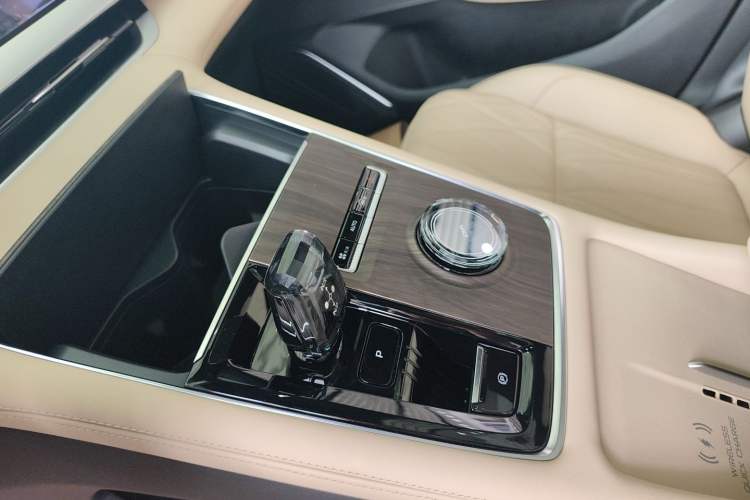 Used Geely Auto Monjaro L 2025 Dongfang Yao 2.0TD Automatic Jinzhao Edition Interior 5