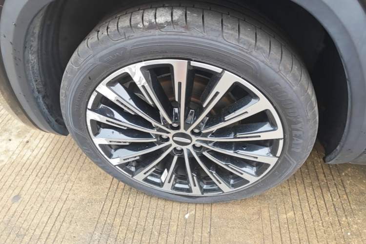Used Geely Auto Monjaro L 2025 Dongfang Yao 2.0TD Automatic Lanxing Edition Left Front Wheel Hub