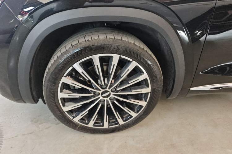 Used Geely Auto Monjaro L 2025 Dongfang Yao 2.0TD Automatic Lanxing Edition Left Front Wheel Hub
