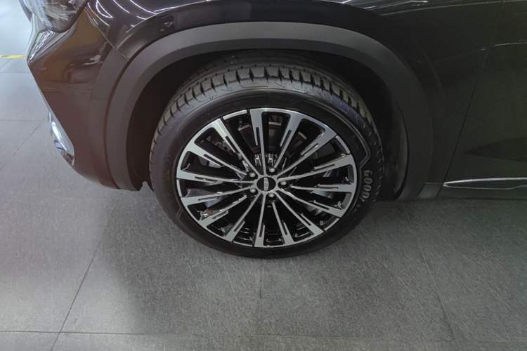 Used Geely Auto Monjaro L 2025 Dongfang Yao 2.0TD Automatic Lanxing Edition Left Front Wheel Hub