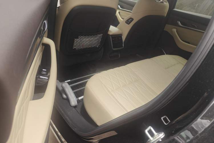 Used Geely Auto Monjaro L 2025 Dongfang Yao 2.0TD Automatic Lanxing Edition Left Rear Seat