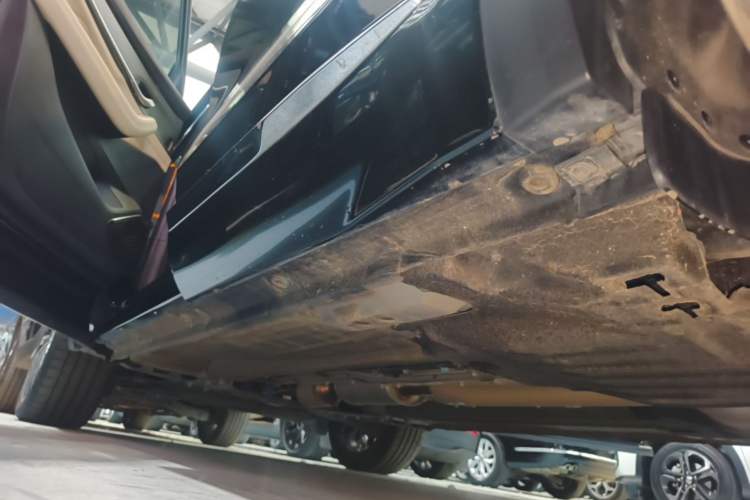 Used Geely Auto Monjaro L 2025 Dongfang Yao 2.0TD Automatic Lanxing Edition Left Side Sill