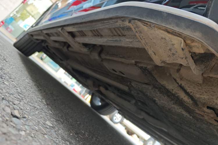 Used Geely Auto Monjaro L 2025 Dongfang Yao 2.0TD Automatic All-Wheel-Drive Wangyue Edition Left Side Sill