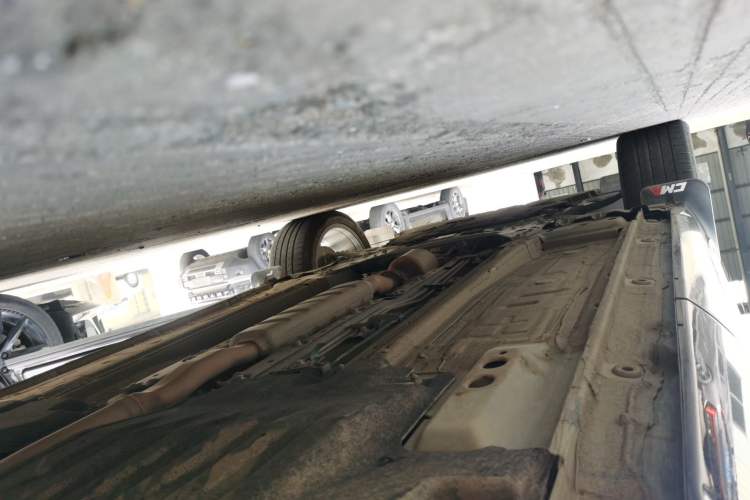 Used Geely Auto Monjaro L 2025 Dongfang Yao 2.0TD Automatic All-Wheel-Drive Wangyue Edition Left Side Sill