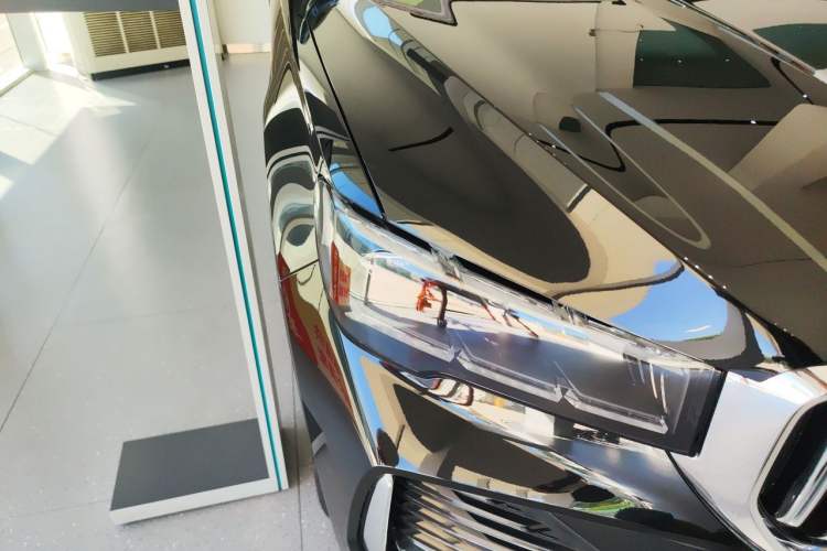 Used Geely Auto Monjaro L 2025 Dongfang Yao 2.0TD Automatic Lanxing Edition Right Front Headlight
