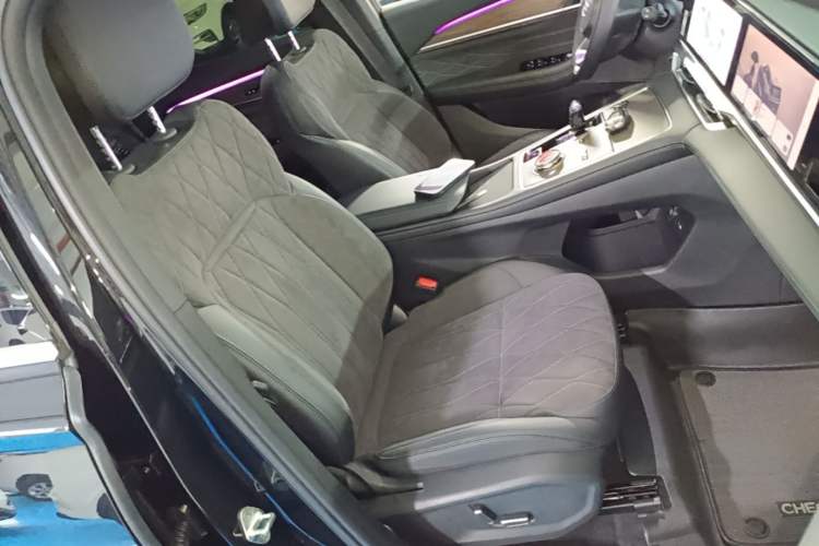 Used Geely Auto Monjaro L 2025 Dongfang Yao 2.0TD Automatic Lanxing Edition Right Front Seat