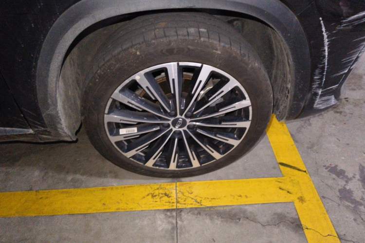 Used Geely Auto Monjaro L 2025 Dongfang Yao 2.0TD Automatic Lanxing Edition Right Front Wheel Hub