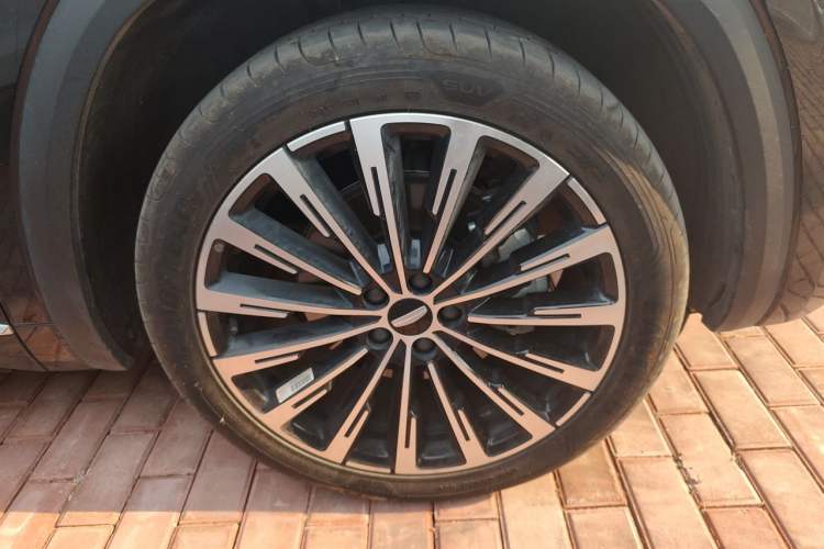 Used Geely Auto Monjaro L 2025 Dongfang Yao 2.0TD Automatic Lanxing Edition Right Front Wheel Hub
